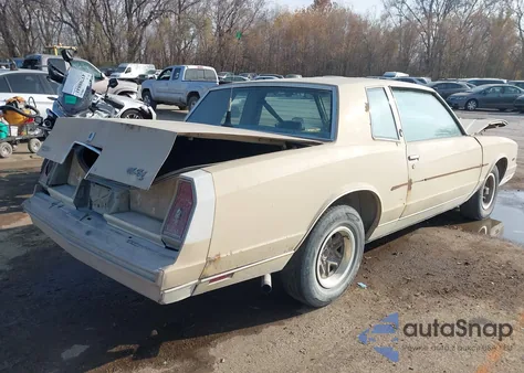 1981 Chevrolet Monte Carlo z USA, uszkodzony, nr VIN 1G1AZ37J6BK476036
